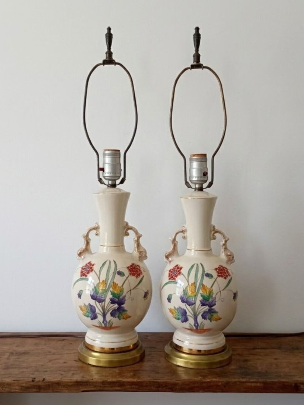 Vintage Porcelain Urn Table Lamps Pair Floral Hand Painted Mid-Century Gold MCM